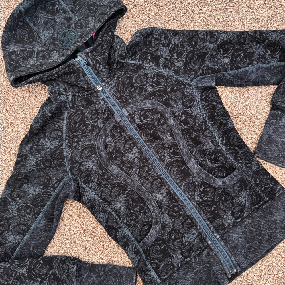 lululemon athletica Black and Dark Gray Patterned Hooded Jacket